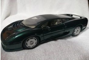 XJ220